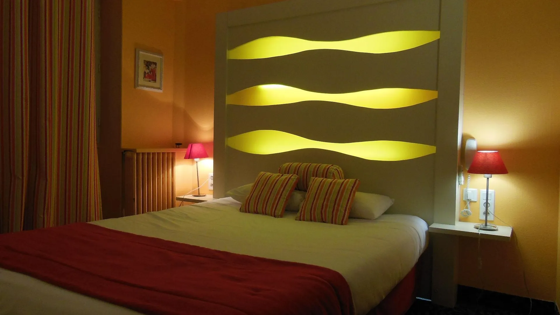 Logis Hotel Le Glacier Orange  3*, Orange (Vaucluse)