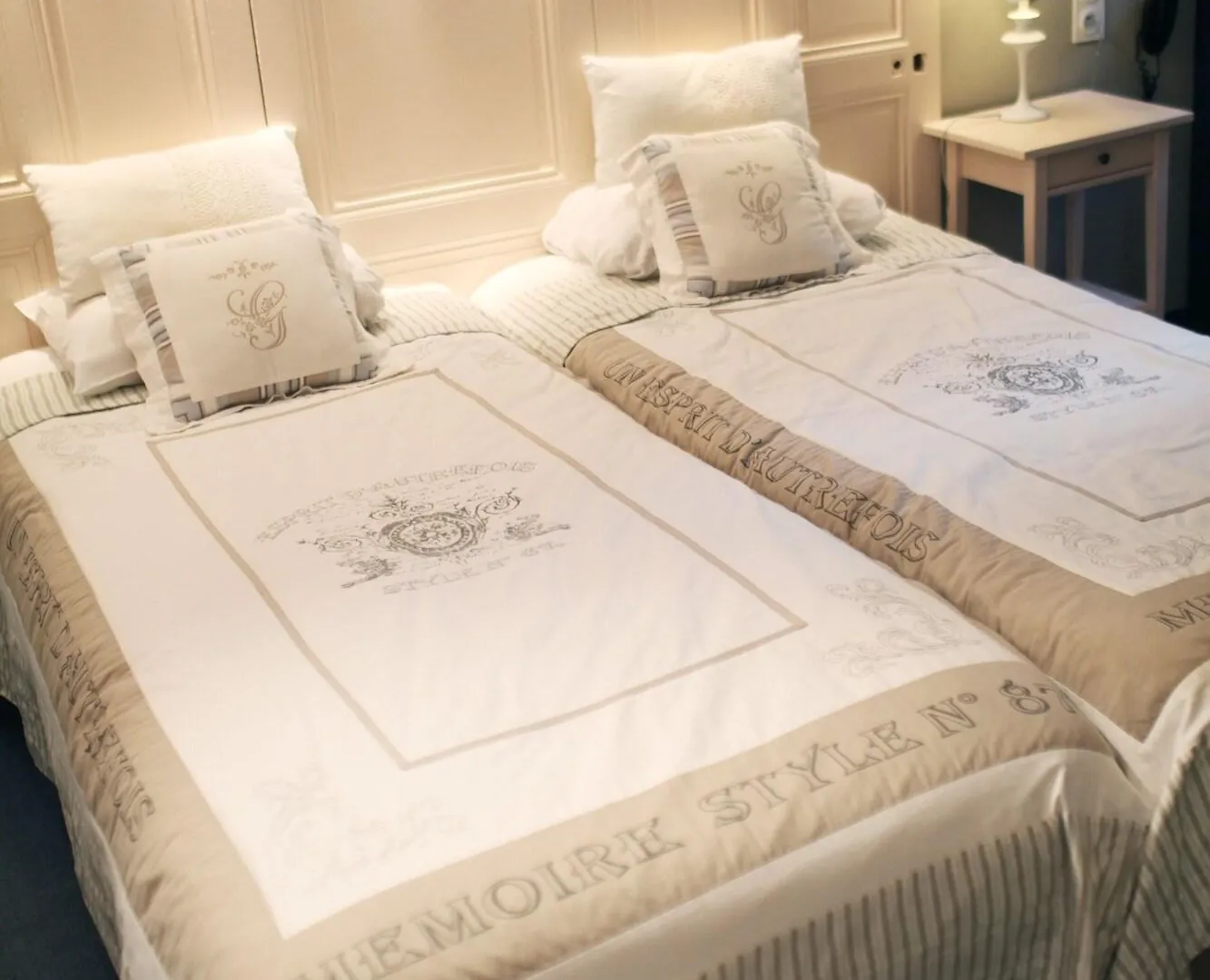 Logis Hotel Le Glacier Orange   Orange (Vaucluse)
