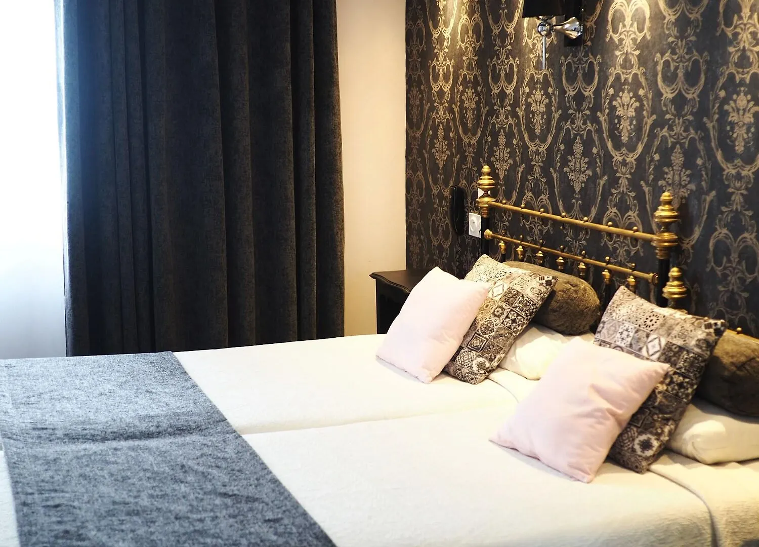 Logis Hotel Le Glacier Orange   Orange (Vaucluse)
