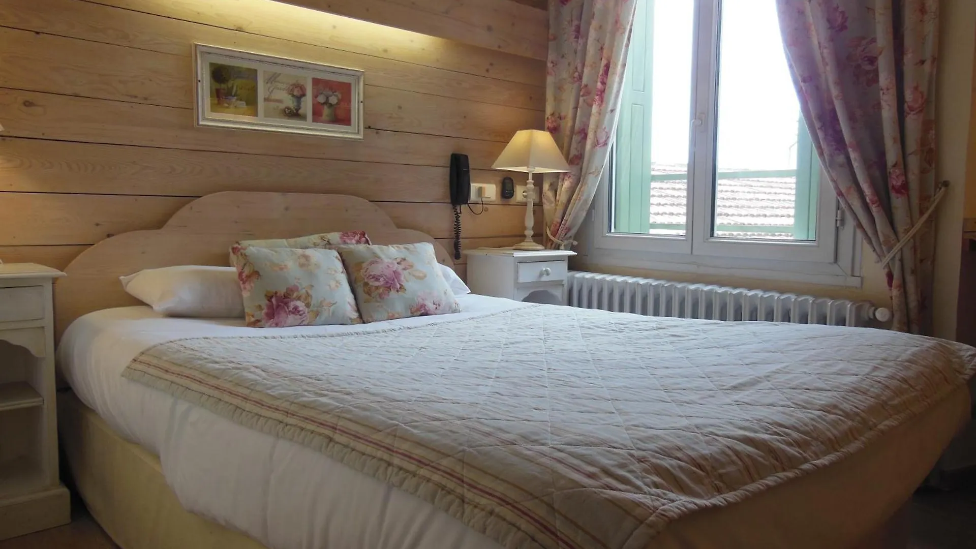 Logis Hotel Le Glacier Orange  3*, Orange (Vaucluse)
